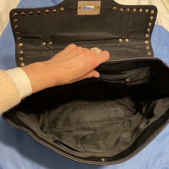 COPY - COPY - Medium size purse with gold studs and clasp in front - Picture 4 of 5